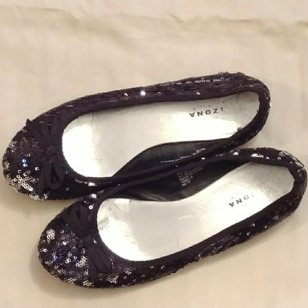 Girls size 6 and a half black/silver sequins flats